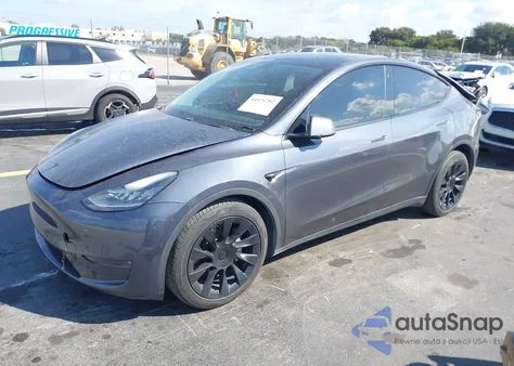 2020 Tesla Model Y Long Range Dual Motor All-Wheel Drive z USA, uszkodzony, nr VIN 5YJYGDEE6LF040308